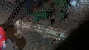 Hombre sufre fulminante descarga eléctrica al tocar reja metálica en Ciudad del Este