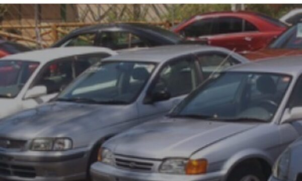 Allanaron juzgado por denuncia de estafa en un playa de autos