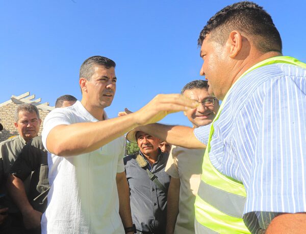 Acciones del Gobierno están ayudando a que llegue más dinero en la finca del pequeño productor, resalta Peña - .::Agencia IP::.
