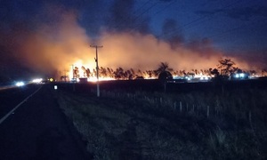 Tras intenso trabajo, bomberos lograron sofocar incendio en Espinillo
