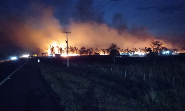 Tras intenso trabajo, bomberos lograron sofocar incendio en Espinillo