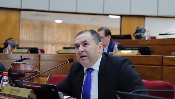 Líder Amarilla aclara su postura política y crítica al fiscal Cantero