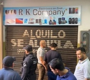 CDE: cierran comercios por asalto y estafa en perjuicio de turistas - Paraguay.com
