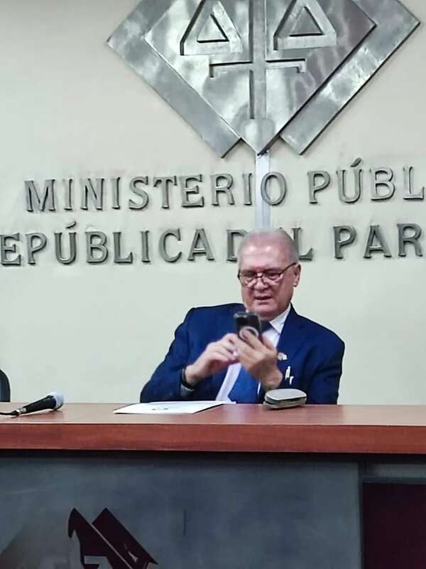 Rolón dispone el sumario a  fiscales, pero apoya imputación a Mario Abdo - Nacionales - ABC Color