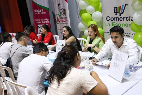 Unos 800 interesados en empleos disponibles en el sector supermercadista - .::Agencia IP::.