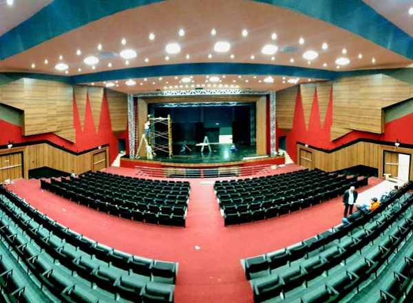 Agenda cultural con tres comedias teatrales en CDE - La Clave