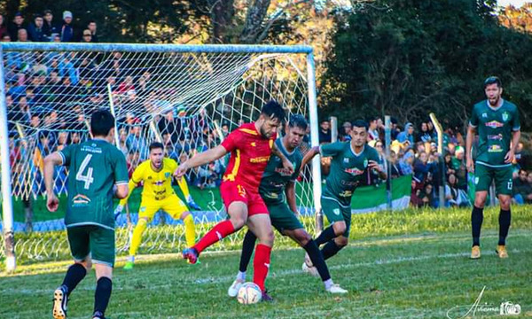 Con dos encuentros el sábado y cinco el domingo, vuelve el Campeonato de la Liga Ovetense de Fútbol