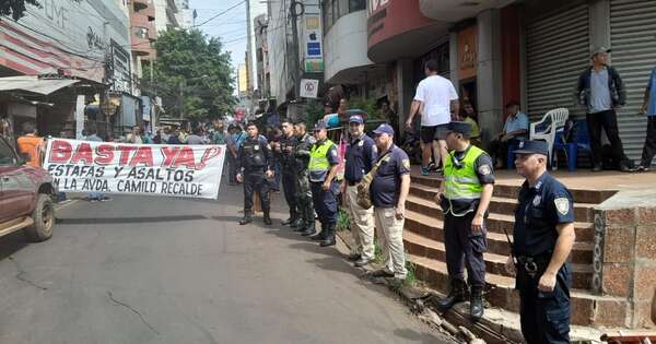 La Nación / Vendedores apoyan control policial y comunal en contra de estafas a turistas