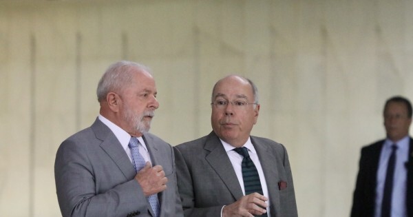 Brasil insiste en que no habrá acuerdo en Itaipú sin "energía barata" y Lea carga contra Marito