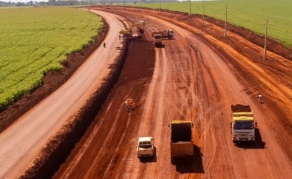 Avanzan los trabajos de asfaltado en el distrito de Mbaracayú