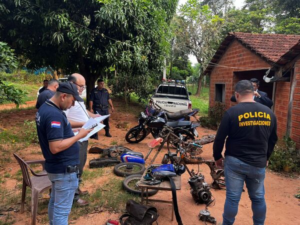 TRAS ROBO DE MOTOCICLETA EN ENCARNACIÓN ALLANARON VIVIENDA EN SAN PEDRO DEL PNÁ. - Itapúa Noticias