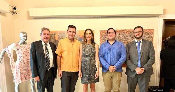 La Nación / Vernissage en la Embajada de Uruguay