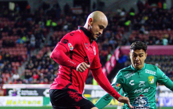 Versus / ‘Charly’ González festeja en el fútbol mexicano