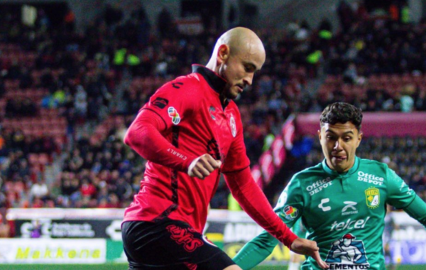 Versus / ‘Charly’ González festeja en el fútbol mexicano 