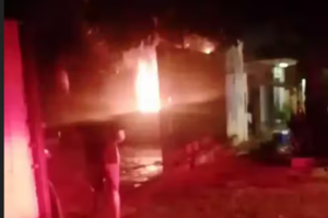 Incendio consumió completamente un depósito con mercaderías en Lambaré - ADN Digital