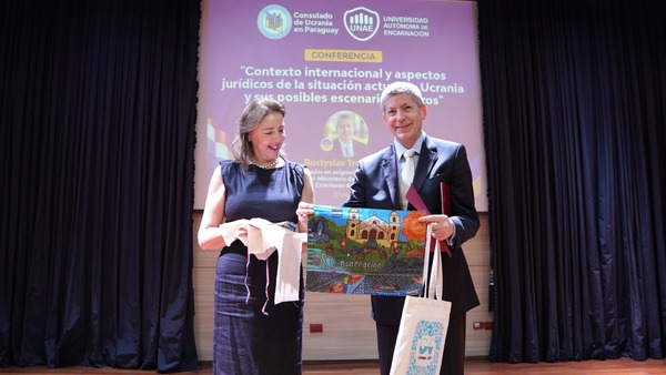 Conferencia Internacional en la UNAE