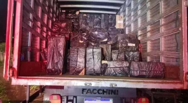Decomisan en Brasil otro camión con cigarrillos paraguayos de contrabando - ABC en el Este - ABC Color