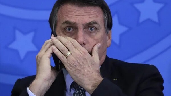 Ex jefes militares vinculan a Bolsonaro en golpe