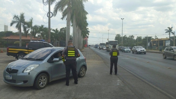 Multan a cuatro conductores por no respetar el carril único de buses en la ex ruta Transchaco - Megacadena - Diario Digital