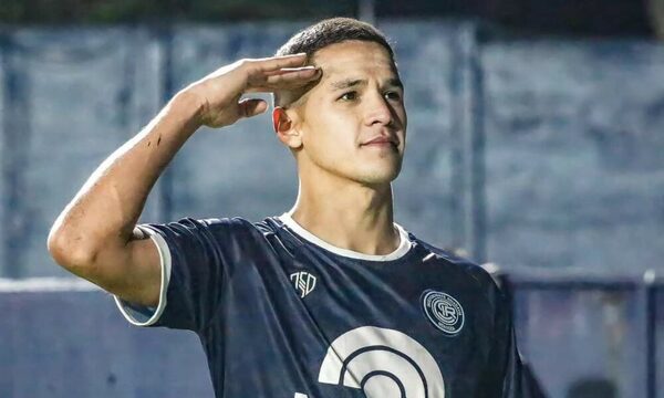 Alex Arce fue convocado en la Albirroja por Tony Sanabria quien sufrió una lesión