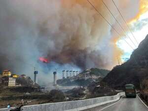 Más de 3.000 personas evacuadas en el centro de China tras desatarse un incendio forestal - Mundo - ABC Color