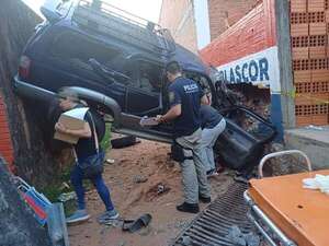 Accidente fatal en Limpio: un muerto y tres heridos tras choque de camioneta conducida por policía - Policiales - ABC Color