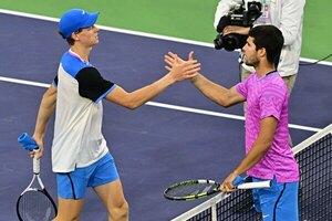 Versus / Alcaraz frena a Sinner y reeditará final de Indian Wells con Medvedev