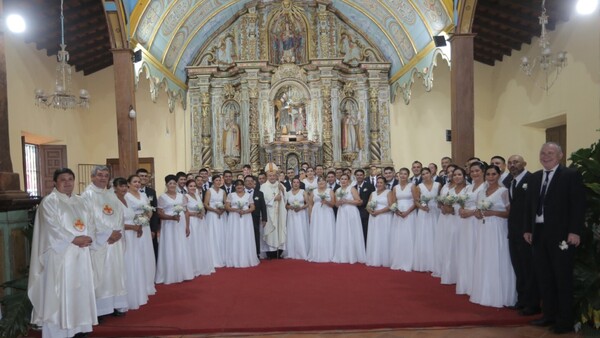 ¡Sí, acepto! 36 parejas se unieron en emotivo casamiento comunitario