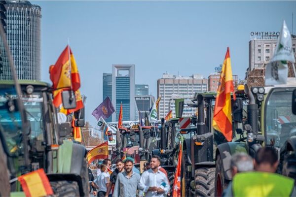 Agricultores españoles marchan sobre Madrid