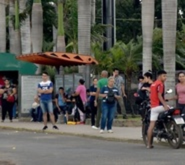 Empresarios piden suba del pasaje pese a su pésimo servicio - Paraguay.com