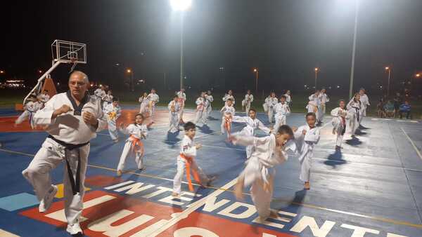 Espectacular exhibición de Taekwondo en Encarnación