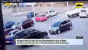 Video: Roban moto del estacionamiento del súper  - ABC Noticias - ABC Color