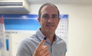 Stephan Rasmussen asume como nuevo presidente del Partido Patria Querida - Noticiero Paraguay
