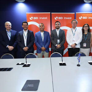 ueno Bank y BID Invest firman acuerdo para impulsar la inclusi贸n financiera en Paraguay - Revista PLUS