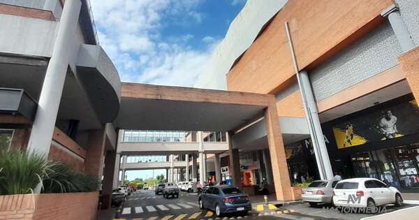 La Nación / Centros comerciales: cortes de energía impiden dar buen servicio y aqueja a clientes