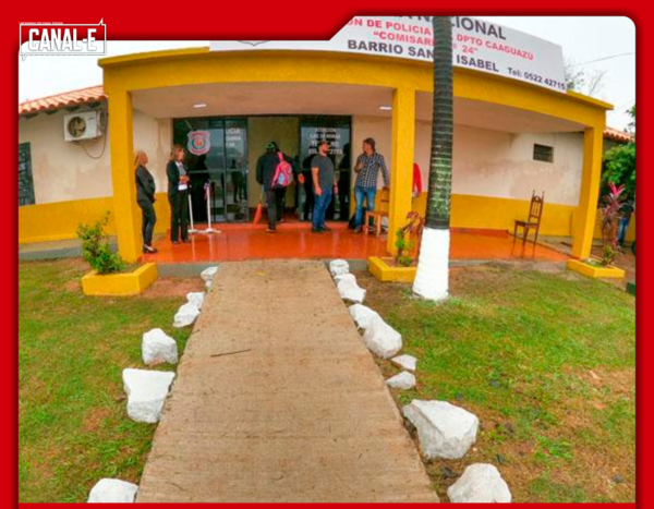 LE CLAVÓ A SU COMPAÑERA A LA SALIDA DEL COLE