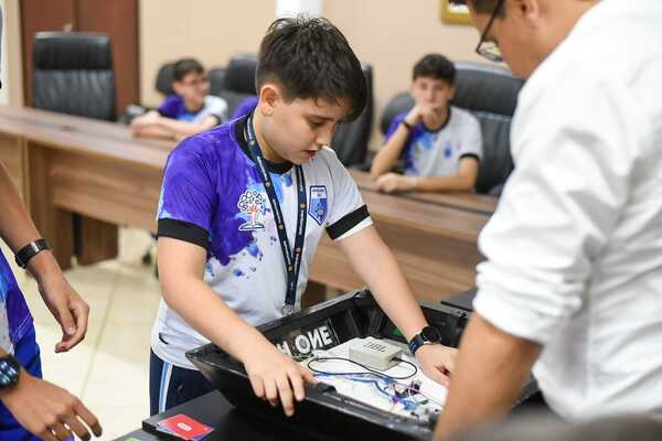 Jóvenes de CDE participarán en competencia de robótica - La Clave
