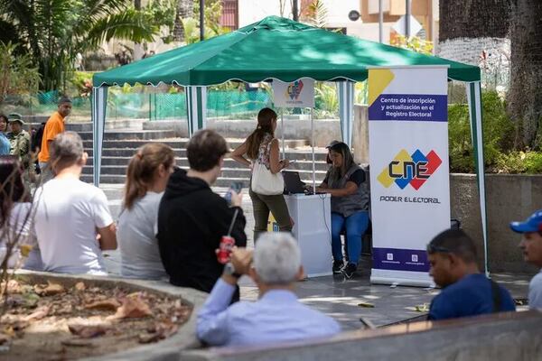 Ente electoral venezolano comienza proceso de inscripción de votantes para presidenciales - Mundo - ABC Color