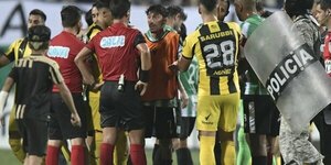 Versus / Infantino pide a Uruguay garantizar seguridad en el deporte tras agresión a árbitro