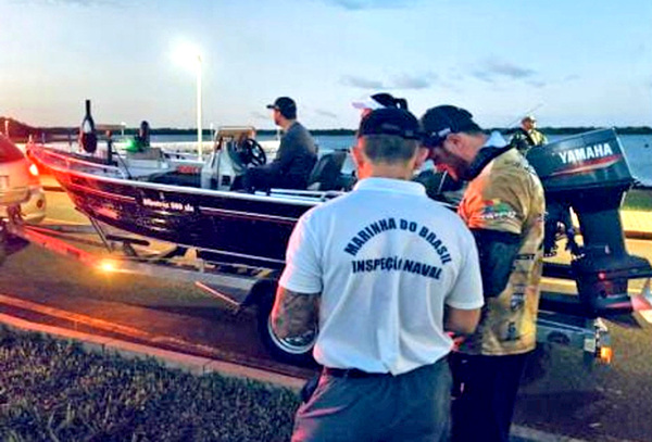 Más de 300 embarcaciones fueron verificadas por la Marina del Brasil - La Clave