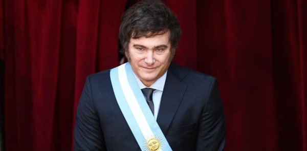 El 'shock' de Milei: un "茅xito" financiero y un duro golpe a la econom铆a de Argentina - Revista PLUS