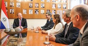 La Nación / Ministro de Economía conversó con autoridades de Citi sobre estabilidad financiera