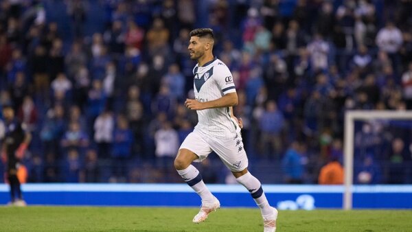 Vélez suspende el contrato de trabajo de José Florentín