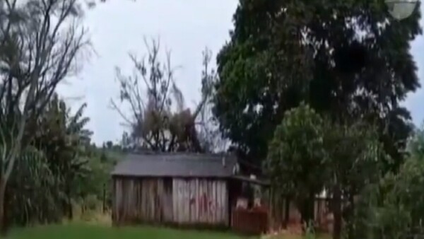 Caída de rayo deja dos personas heridas en Villa Ygatymí