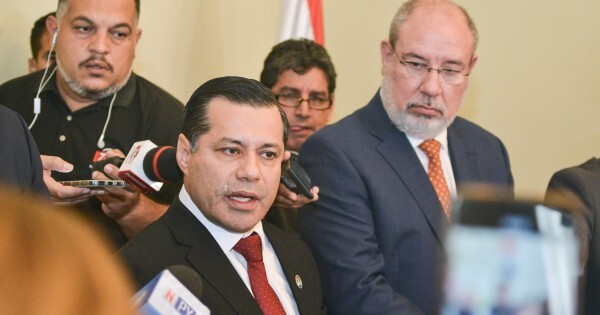 Peña apunta a la gestión de Sosa en la ANDE y anuncia acciones judiciales contra las minas de criptomonedas
