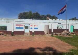 Madres denuncian obras inconclusas en escuela de San Pedro del Paraná - Política - ABC Color