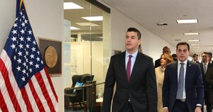 El Gobierno aprovecha la Cumbre por la Democracia para responder a las críticas por la situación en Paraguay
