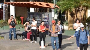 Calvario de pasajeros empeora y los transportistas buscan más subsidio