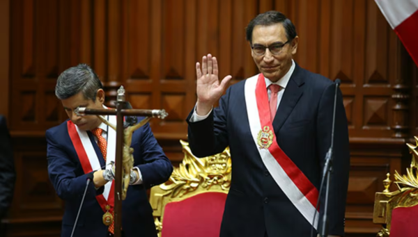 Fiscalía de Perú allana casas de expresidente Vizcarra, investigado por corrupción