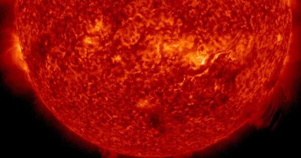 Diario HOY | VIDEO| El Sol expulsa un gran “cañón de fuego”